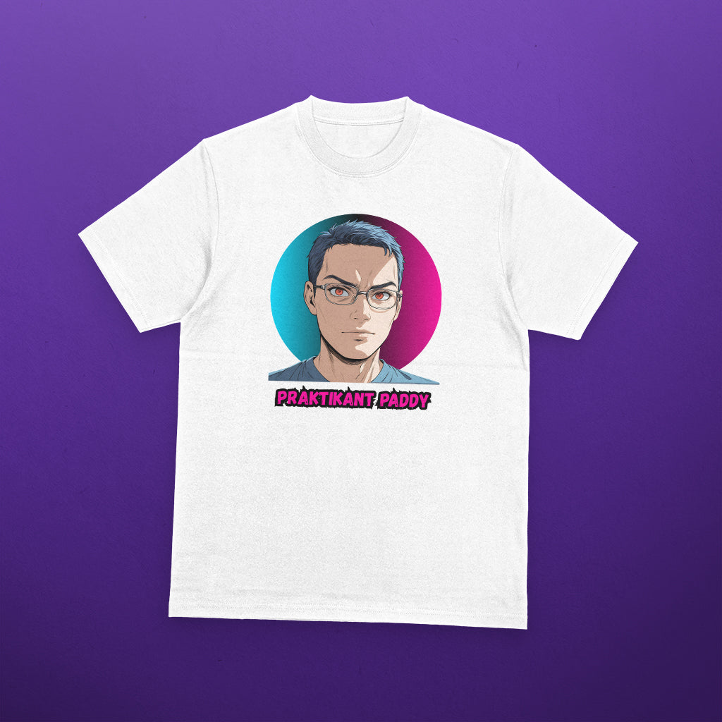 Weißes T-Shirt mit Manga-Illustration und pinkem Schriftzug "Praktikant Paddy"