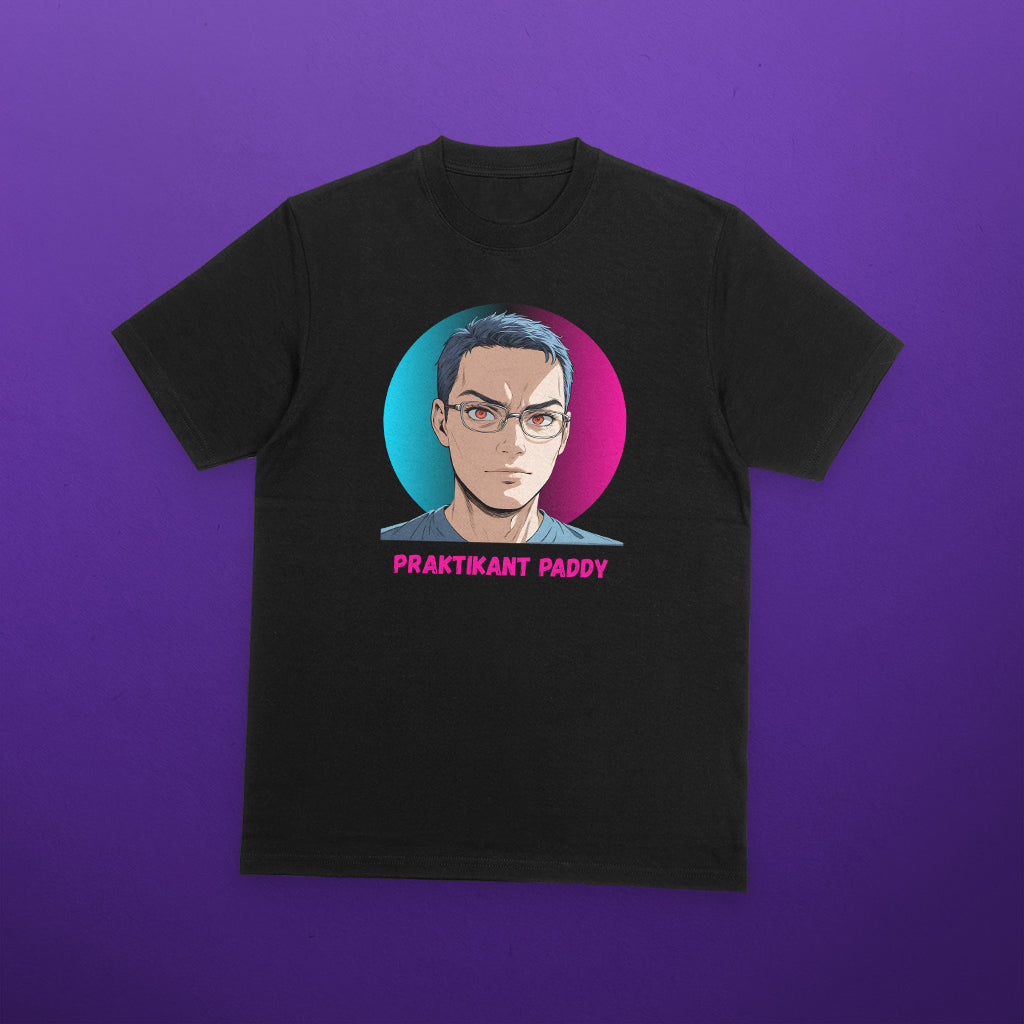 Schwarzes T-Shirt mit Manga-Illustration und pinkem Schriftzug "Praktikant Paddy"