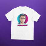 Weißes T-Shirt mit Manga-Illustration und pinkem Schriftzug "Praktikant Paddy"